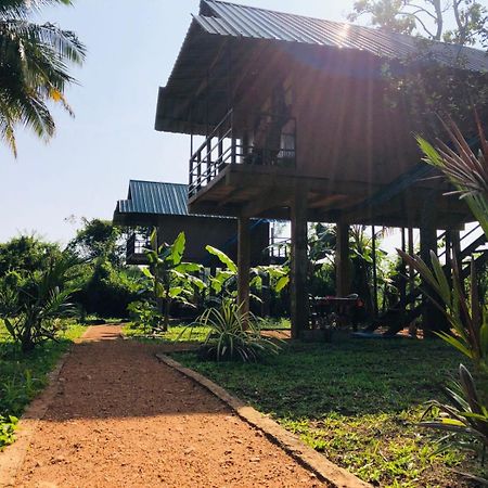 Sigiriya Paddy Field Hut Villa Стая снимка